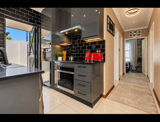 3 BEDROOM HOUSE FOR SALE IN RIVERSIDE VIEW
